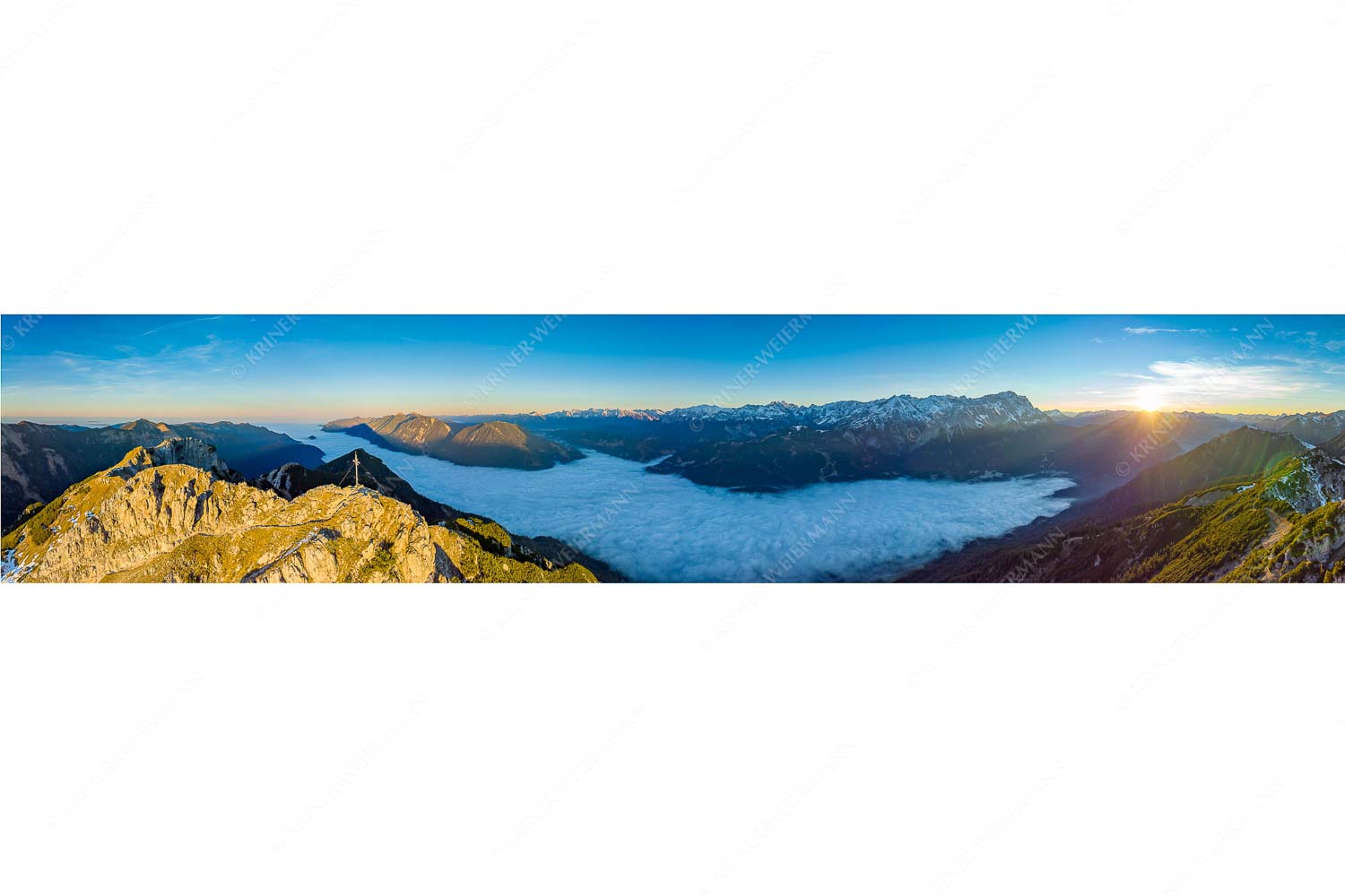 Der Kramer und das Meer – Seitenverhältnis 5:1 — Loisachtal im Nebel Blick über Nebelmeer im Loisachtal in den Sonnenuntergang