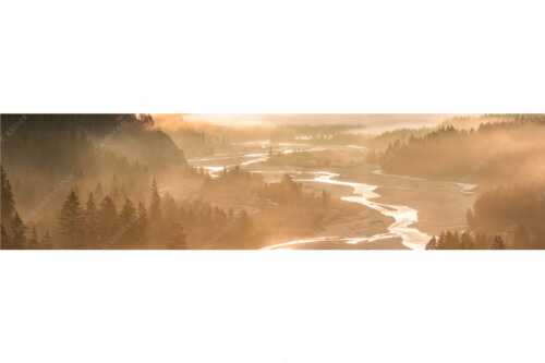 Morgentliche Kanufahrt auf der Isar bei Wallgau mit mystischer Nebelstimmung - Der Seele entlang - Seitenverhältnis 4:1 - Isar bei Wallgau - weitere Infos unter https://www.kriner-weiermann.de