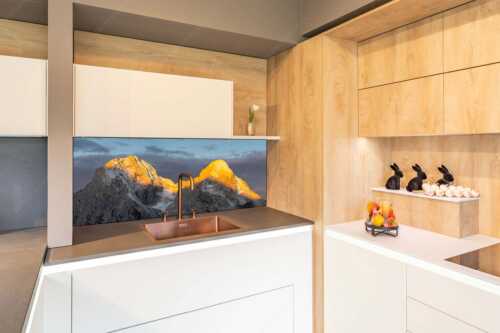 Blick zum Hochblassen und Alpspitze im ersten Tageslicht - Die Beiden - Größe ca. 150x60cm, Seitenverhältnis 2,5:1 - Hochblassen und Alpspitze im Wetterstein - weitere Infos unter https://www.kriner-weiermann.de