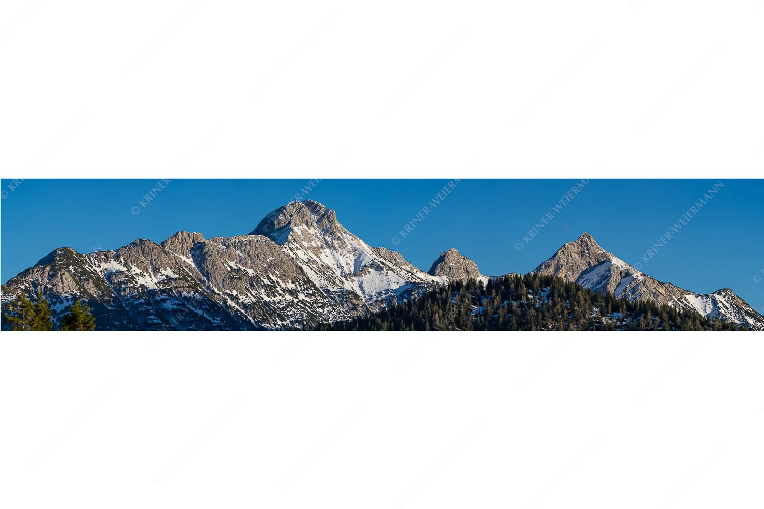 Die drei Arnspitzen – Seitenverhältnis 5:1 — Große Arnspitze mittlere Arnspitze und Arnplattenspitze Alle drei Arnspitzen im letzten Abendlicht