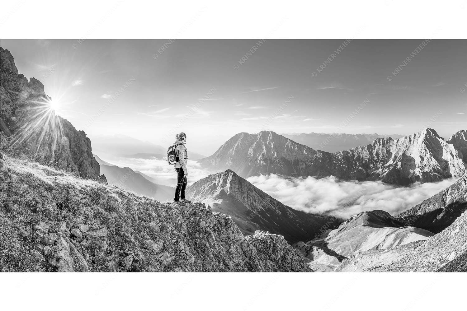 Die Gedanken sind frei – Seitenverhältnis 2:1 — Bergwandern im Wetterstein Am Weg zum Hochwanner im Wetterstein. Blick über Gaistal zu den Mieminger Bergen