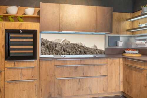 Wald bei Garmisch-Partenirchen mit Alpspitze, Zugspitze und Waxenstein im Wettersteingebirge - Die Wichtigsten - Größe ca. 180x60cm, Seitenverhältnis 3:1 - Alpspitze Zugspitze und Waxenstein - weitere Infos unter https://www.kriner-weiermann.de