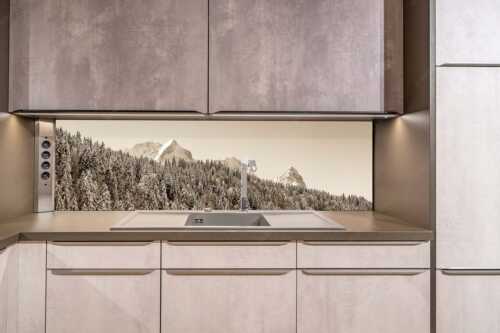 Wald bei Garmisch-Partenirchen mit Alpspitze, Zugspitze und Waxenstein im Wettersteingebirge - Die Wichtigsten - Größe ca. 200x50cm, Seitenverhältnis ca: 4: - Alpspitze Zugspitze und Waxenstein - weitere Infos unter https://www.kriner-weiermann.de