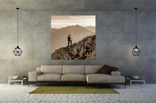 Blick in den Sonnenaufgang im Soierngebirge - Do Dahoam - Größe ca. 160x160cm, Seitenverhältnis 1:1 - Traditioneller Bergsteiger im Wetterstein - weitere Infos unter https://www.kriner-weiermann.de