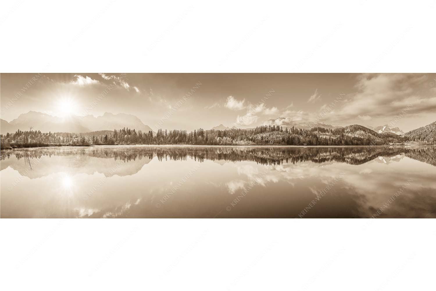 Doppelpanorama – Seitenverhältnis 3:1 — Barmsee mit Karwendel und Wetterstein Panorama-Spiegelung am Barmsee mit Blick zum Karwendel- und Wettersteingebirge