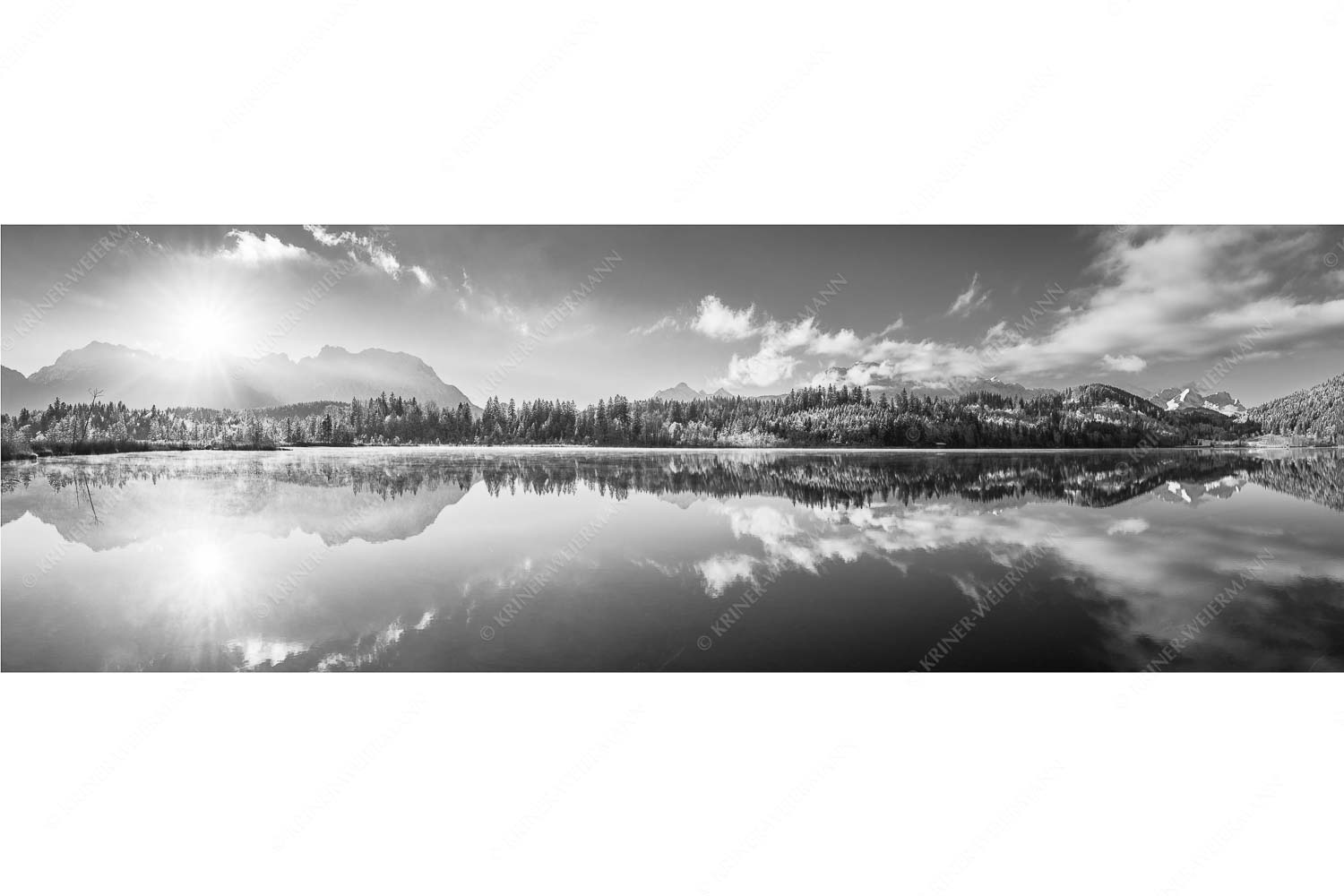 Doppelpanorama – Seitenverhältnis 3:1 — Barmsee mit Karwendel und Wetterstein Panorama-Spiegelung am Barmsee mit Blick zum Karwendel- und Wettersteingebirge