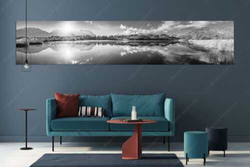 Panorama-Spiegelung am Barmsee mit Blick zum Karwendel- und Wettersteingebirge - Doppelpanorama - Größe ca. 350x70cm, Seitenverhältnis 5:1 - Barmsee mit Karwendel und Wetterstein - weitere Infos unter https://www.kriner-weiermann.de