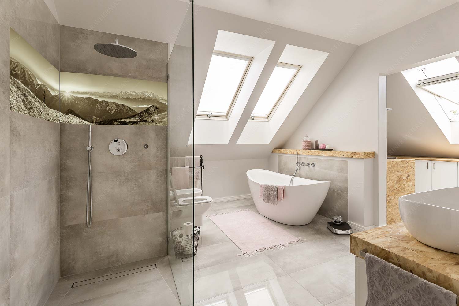 Blick vom Frieder zum Sonnenaufgang über Kramer und Karwendelgebirge - Du bist nie alleine - Größe ca. 240x60cm, Seitenverhältnis 4: - Wanderer mit Kramer Karwendel Wetterstein - weitere Infos unter https://www.kriner-weiermann.de