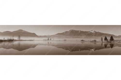 Morgenstimmung am Eichsee im Kochler Moos mit Blick zum Herzogstand bis hin zum Karwendel - Durchblick - Seitenverhältnis 4:1 - Herzogstand und Heimgarten - weitere Infos unter https://www.kriner-weiermann.de