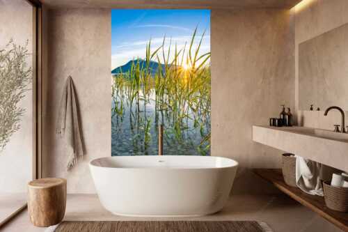 Blick in den Sonnenaufgang am Walchensee mit Jochberg - Durchs Schilf - Größe ca. 160x240cm, Seitenverhältnis 2:3 - Walchensee mit Jochberg - weitere Infos unter https://www.kriner-weiermann.de