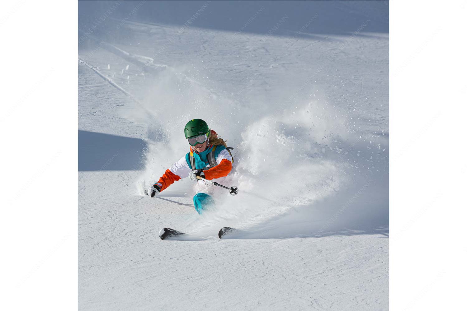 Dynamisch – Seitenverhältnis 1:1 — Skifahren auf der Zugspitze Frischer Pulverschnee auf der Zugspitze verlockt zum Freeriden