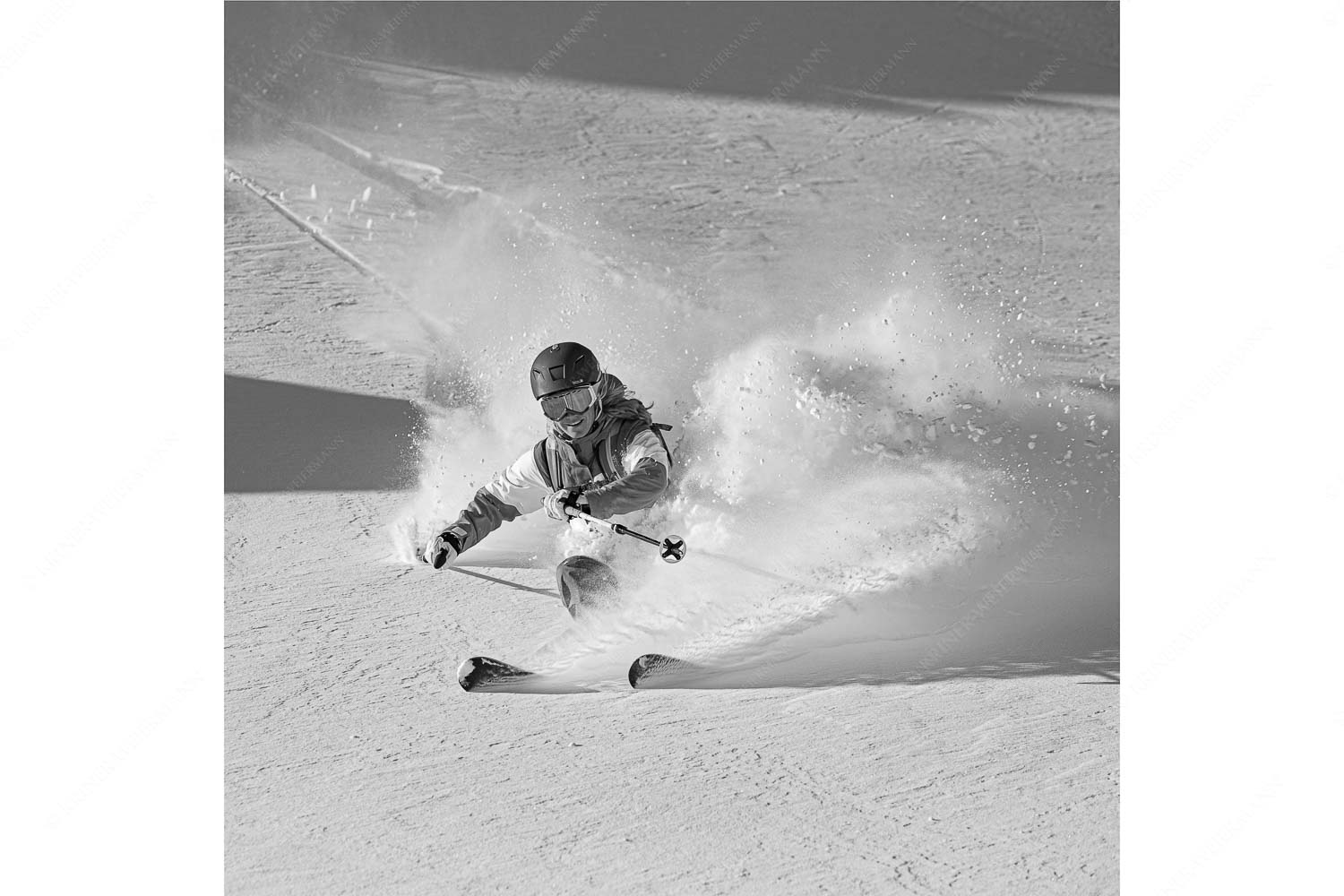 Dynamisch – Seitenverhältnis 1:1 — Skifahren auf der Zugspitze Frischer Pulverschnee auf der Zugspitze verlockt zum Freeriden