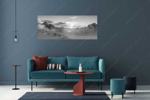 Am frühen Morgen unterwegs auf dem Zugspitzplatt - Early bird - Größe ca. 175x70cm, Seitenverhältnis 2,5:1 - Sonnenaufgang im Zugspitzgebiet - weitere Infos unter https://www.kriner-weiermann.de