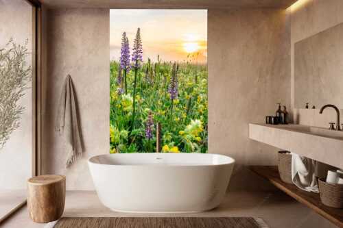 Sonnenaufgang hinter dem Wiesmahd bei Wallgau - Echte Blüten - Größe ca. 160x240cm, Seitenverhältnis 2:3 - Blumenwiese mit Orchideen - weitere Infos unter https://www.kriner-weiermann.de