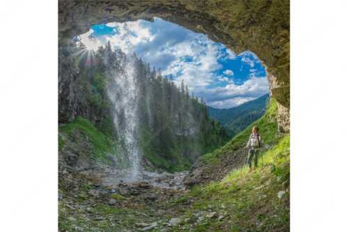 Sehr versteckt liegt dieser paradiesische Wasserfall im Karwendelgebirge - Eden - Seitenverhältnis 1:1 - Wasserfall im Karwendel - weitere Infos unter https://www.kriner-weiermann.de