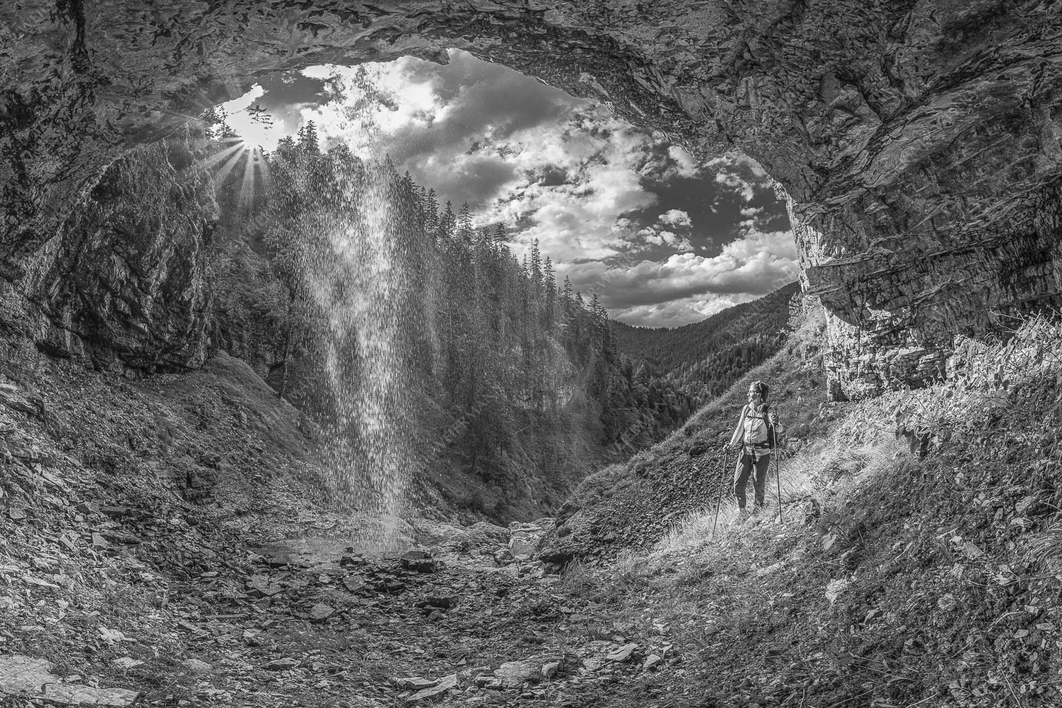 Eden – Seitenverhältnis 3:2 — Wasserfall im Karwendel Sehr versteckt liegt dieser paradiesische Wasserfall im Karwendelgebirge
