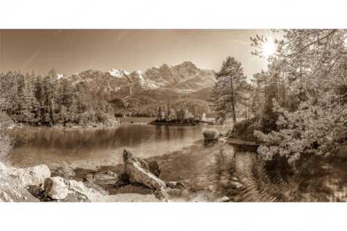 Blick über Eibsee zur Zugspitze im Wettersteingebirge - Eibseeklassiker - Seitenverhältnis 2:1 - Eibsee mit Zugspitze - weitere Infos unter https://www.kriner-weiermann.de