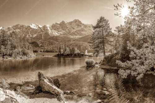 Blick über Eibsee zur Zugspitze im Wettersteingebirge - Eibseeklassiker - Seitenverhältnis 3:2 - Eibsee mit Zugspitze - weitere Infos unter https://www.kriner-weiermann.de