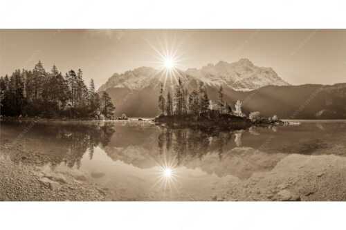 Blick über Eibsee zur Zugspitze im Wettersteingebirge - Eibseesterne - Seitenverhältnis 2:1 - Sonnenaufgang am Eibsee - weitere Infos unter https://www.kriner-weiermann.de