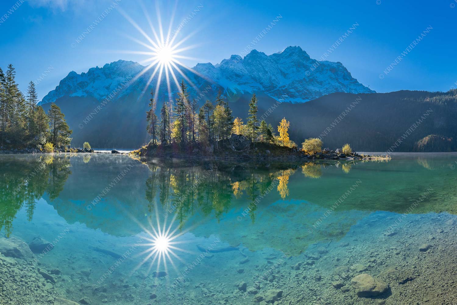 Eibseesterne – Seitenverhältnis 3:2 — Sonnenaufgang am Eibsee Blick über Eibsee zur Zugspitze im Wettersteingebirge