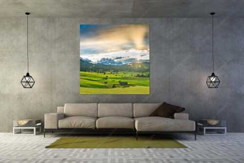 Blick in den Sonnenuntergang zwischen Wetterstein und Estergebirge - Ein kurzer Schauer - Größe ca. 160x160cm, Seitenverhältnis 1: - Wetterstein und Estergebirge - weitere Infos unter https://www.kriner-weiermann.de