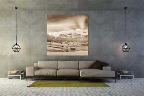 Blick in den Sonnenuntergang zwischen Wetterstein und Estergebirge - Ein kurzer Schauer - Größe ca. 160x160cm, Seitenverhältnis 1: - Wetterstein und Estergebirge - weitere Infos unter https://www.kriner-weiermann.de