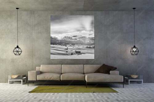 Blick in den Sonnenuntergang zwischen Wetterstein und Estergebirge - Ein kurzer Schauer - Größe ca. 160x160cm, Seitenverhältnis 1: - Wetterstein und Estergebirge - weitere Infos unter https://www.kriner-weiermann.de