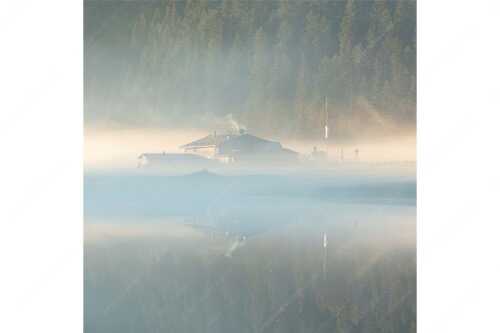 Frühlingsmorgen auf der Esterbergalm - Ein Morgen am Esterberg - Seitenverhältnis 1:1 - See an der Esterbergalm - weitere Infos unter https://www.kriner-weiermann.de