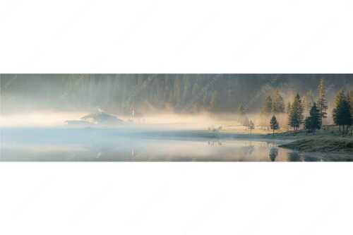 Frühlingsmorgen auf der Esterbergalm - Ein Morgen am Esterberg - Seitenverhältnis 4:1 - See an der Esterbergalm - weitere Infos unter https://www.kriner-weiermann.de