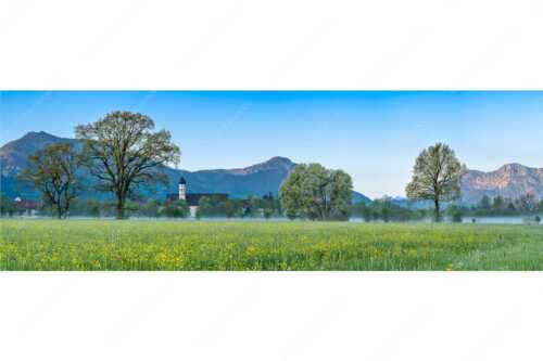 Kloster Benediktbeuern mit Jochberg und Herzogstand - Ein Morgen am Kloster - Seitenverhältnis 3:1 - Benediktbeuern - weitere Infos unter https://www.kriner-weiermann.de