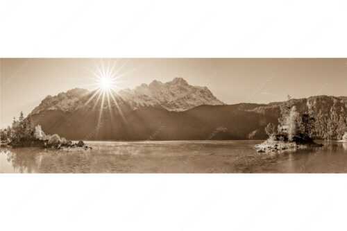 Blick über Eibsee zur Zugspitze - Einsame Bucht - Seitenverhältnis 3:1 - Sonnenaufgang am Eibsee mit Zugspitze - weitere Infos unter https://www.kriner-weiermann.de