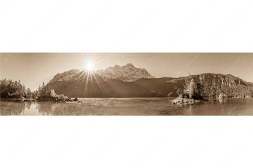 Blick über Eibsee zur Zugspitze - Einsame Bucht - Seitenverhältnis 4:1 - Sonnenaufgang am Eibsee mit Zugspitze - weitere Infos unter https://www.kriner-weiermann.de