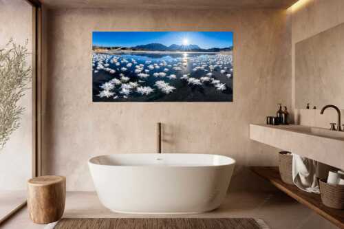 Große Eiskristalle auf dem zugefrorenen Barmsee mit Karwendelgebirge - Eisrosenblüte - Größe ca. 180x90cm, Seitenverhältnis 2:1 - Eiskristalle am Barmsee - weitere Infos unter https://www.kriner-weiermann.de