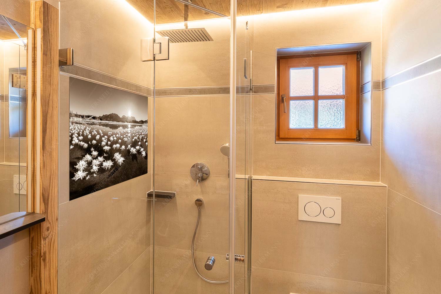 Eisrosenblüte – Größe ca. 120x80cm, Seitenverhältnis 3:2 — Eiskristalle am Barmsee Große Eiskristalle auf dem zugefrorenen Barmsee mit Karwendelgebirge - Eisrosenblüte - Größe ca. 120x80cm, Seitenverhältnis 3:2 - Eiskristalle am Barmsee - weitere Infos unter https://www.kriner-weiermann.de