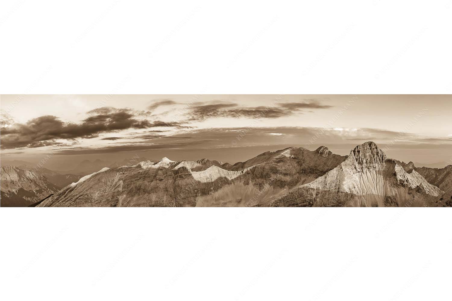 Erstes Licht Birkkarspitze – Seitenverhältnis 4:1 — Sonnenaufgang im Karwendel Blick an der Birkkarspitze vorbei zur großen Seekarspitze
