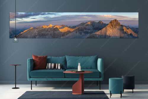 Blick an der Birkkarspitze vorbei zur großen Seekarspitze - Erstes Licht Birkkarspitze - Größe ca. 350x70cm, Seitenverhältnis 5:1 - Sonnenaufgang im Karwendel - weitere Infos unter https://www.kriner-weiermann.de