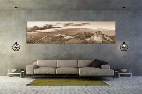 Blick an der Birkkarspitze vorbei zur großen Seekarspitze - Erstes Licht Birkkarspitze - Größe ca. 320x80cm, Seitenverhältnis 4:1 - Sonnenaufgang im Karwendel - weitere Infos unter https://www.kriner-weiermann.de