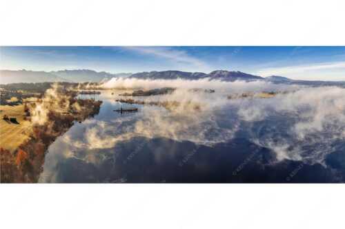 Blick über die Nebel am Staffelsee - Es lichtet sich - Seitenverhältnis 2,5:1 - Staffelsee Nebel Murnau Seehausen - weitere Infos unter https://www.kriner-weiermann.de