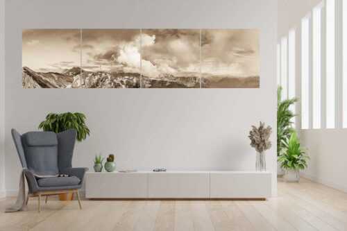 Wolkenreißen im Karwendelgebirge - Es reißt auf - 4er Split, Größe ca. 280x70cm, Seitenverhältnis 4:1 - Bergsteigerin am Seinskopf im Karwendel - weitere Infos unter https://www.kriner-weiermann.de