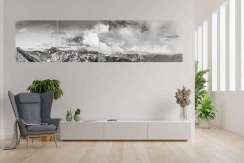 Wolkenreißen im Karwendelgebirge - Es reißt auf - 4er Split, Größe ca. 280x70cm, Seitenverhältnis 4:1 - Bergsteigerin am Seinskopf im Karwendel - weitere Infos unter https://www.kriner-weiermann.de