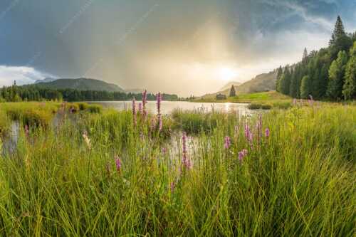 Gewitterregen über dem Geroldsee - Es wettert - Seitenverhältnis 3:2 - Gewitter am Geroldsee - weitere Infos unter https://www.kriner-weiermann.de