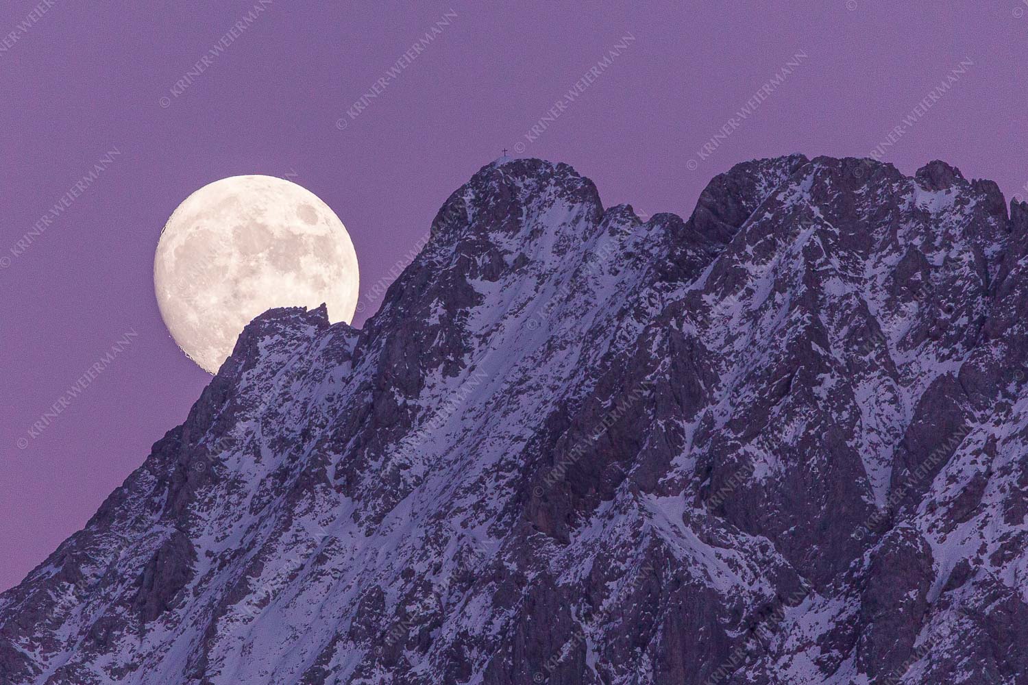 Fast voll – Seitenverhältnis 3:2 — Vollmond am Wörner Vollmondaufgang hinter Wörner im Karwendelgebirge