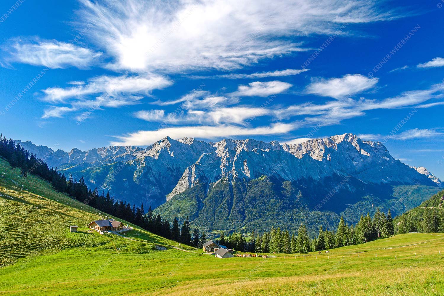 Federwolke – Seitenverhältnis 3:2 — Stepbergalm mit Wetterstein Blick über die Stepbergalm mit Wettersteingebirge