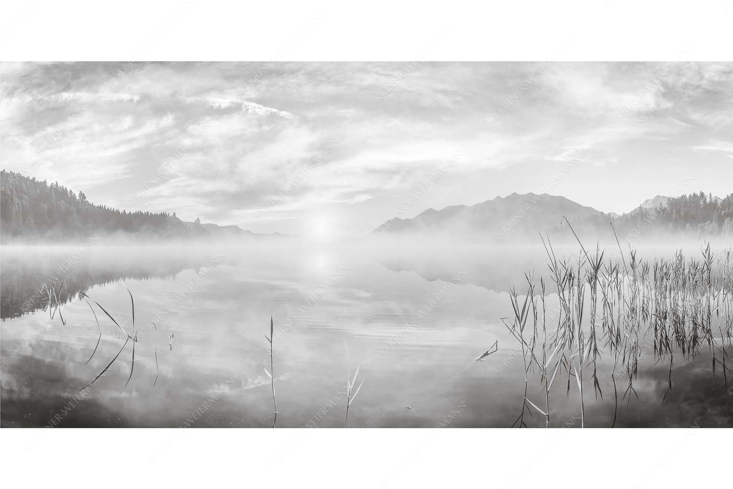 Feinster Morgen – Seitenverhältnis 2:1 — Sonnenaufgang am Barmsee Aufgehende Sonne über dem Barmsee mit Soierngebirge