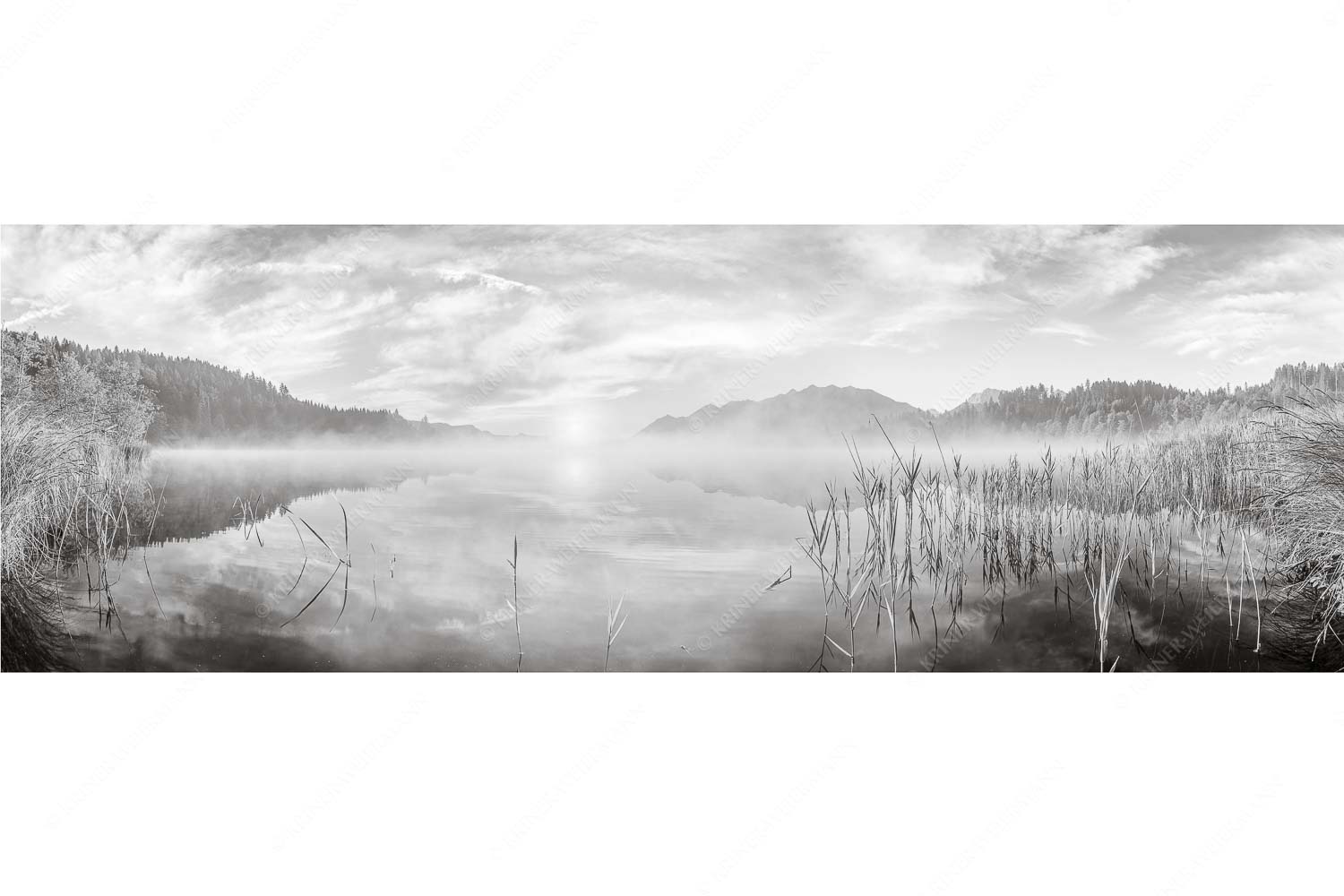 Feinster Morgen – Seitenverhältnis 3:1 — Sonnenaufgang am Barmsee Aufgehende Sonne über dem Barmsee mit Soierngebirge