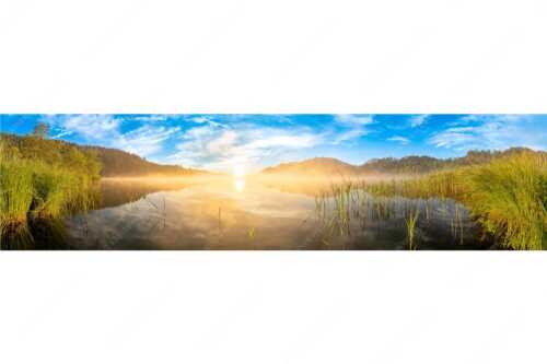 Aufgehende Sonne über dem Barmsee mit Soierngebirge - Feinster Morgen - Seitenverhältnis 4:1 - Sonnenaufgang am Barmsee - weitere Infos unter https://www.kriner-weiermann.de