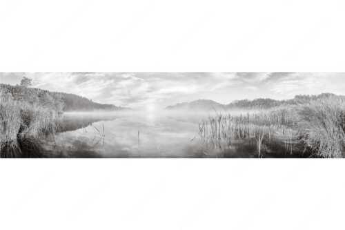 Aufgehende Sonne über dem Barmsee mit Soierngebirge - Feinster Morgen - Seitenverhältnis 4:1 - Sonnenaufgang am Barmsee - weitere Infos unter https://www.kriner-weiermann.de