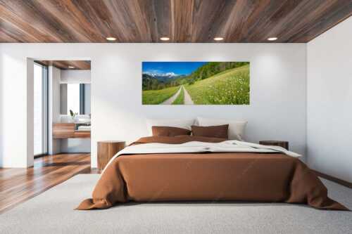 Feldweg durch die Bergbauernwiesen unterhalb vom Eckbauern - Feldweg - Größe ca. 200x80cm, Seitenverhältnis 2,5:1 - Alpspitze mit Hintergraseck - weitere Infos unter https://www.kriner-weiermann.de