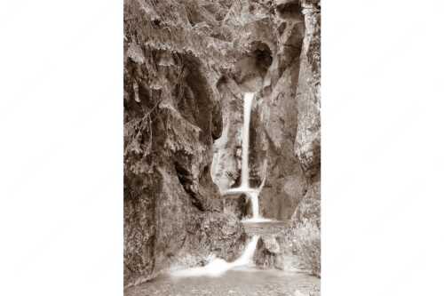 Einer der vielen Wasserfälle am Heckenbach bei Kochel - Feng Shui - Seitenverhältnis 2:3 - Wasserfall bei Kochel - weitere Infos unter https://www.kriner-weiermann.de