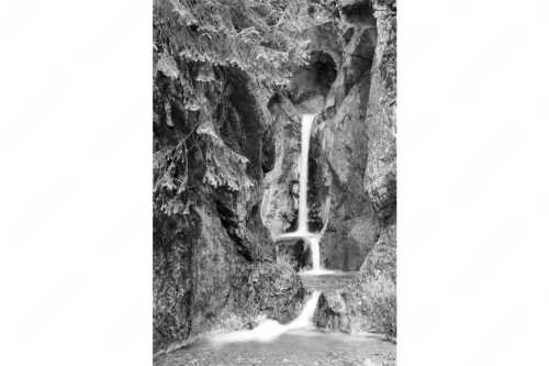 Einer der vielen Wasserfälle am Heckenbach bei Kochel - Feng Shui - Seitenverhältnis 2:3 - Wasserfall bei Kochel - weitere Infos unter https://www.kriner-weiermann.de